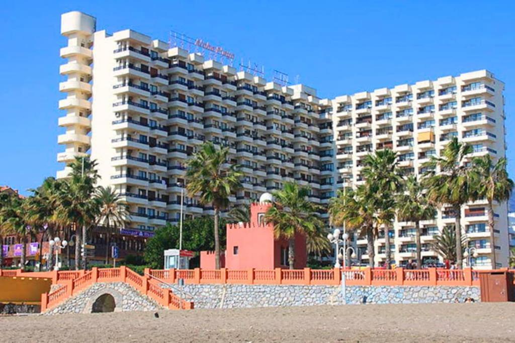 ベナルマデナApartamento A Pie De Playa Con Terraza Y Piscinasアパートメント エクステリア 写真