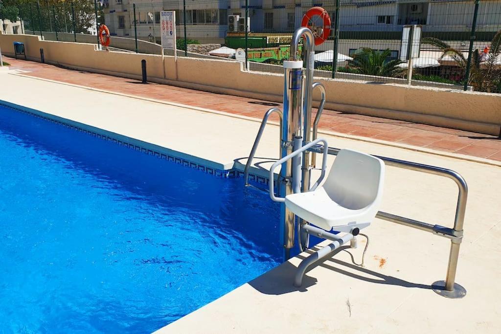 ベナルマデナApartamento A Pie De Playa Con Terraza Y Piscinasアパートメント エクステリア 写真