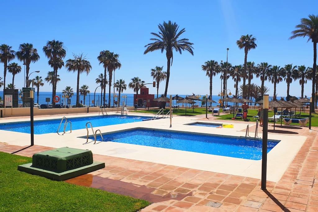 ベナルマデナApartamento A Pie De Playa Con Terraza Y Piscinasアパートメント エクステリア 写真
