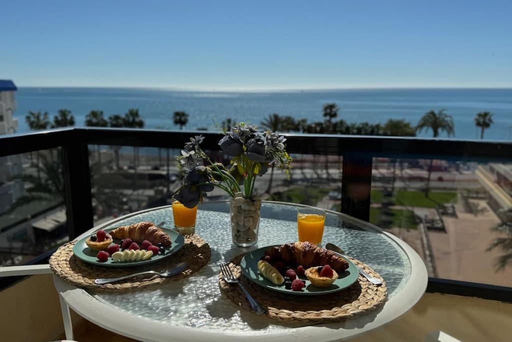 ベナルマデナApartamento A Pie De Playa Con Terraza Y Piscinasアパートメント エクステリア 写真